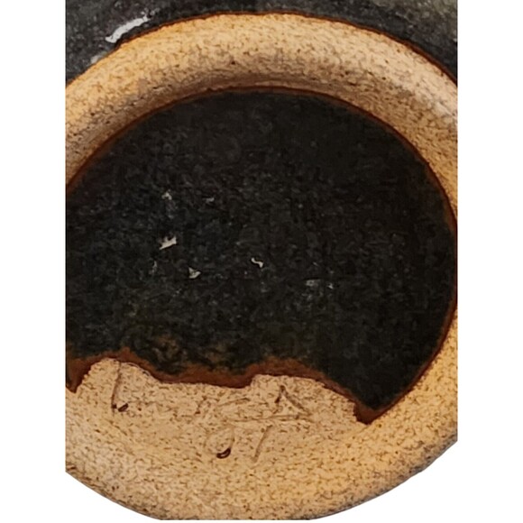 Pottery Pinched Spout Creamer Pitcher Sand Painted Hand Thrown Artist Signed 4" - Picture 9 of 9